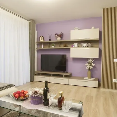 Luxury - Urban Plaza - Mountain View Apartment *